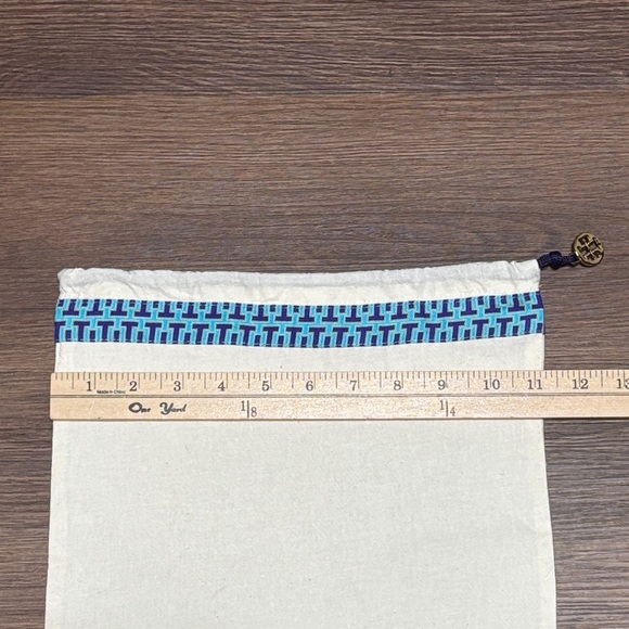 🔥🔥🔥Tory Burch Cream and Navy Dust Bag🔥🔥🔥 - Picture 6 of 6